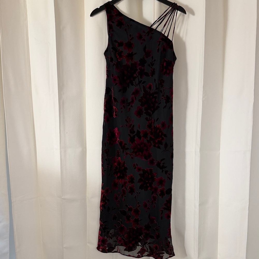 Vintage Y2K Evan Picone Black and Red Burnout Velvet One-Shoulder Bias Dress